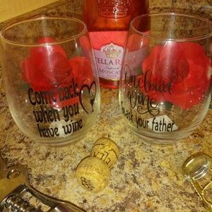 Set of 2 Custom Wine Glasses